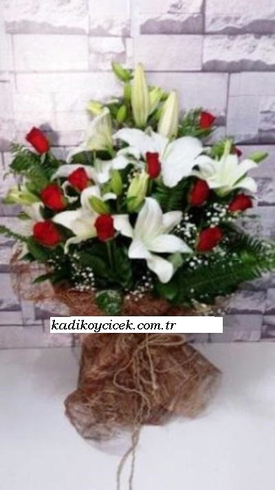 kırmızı ateş gülü buket